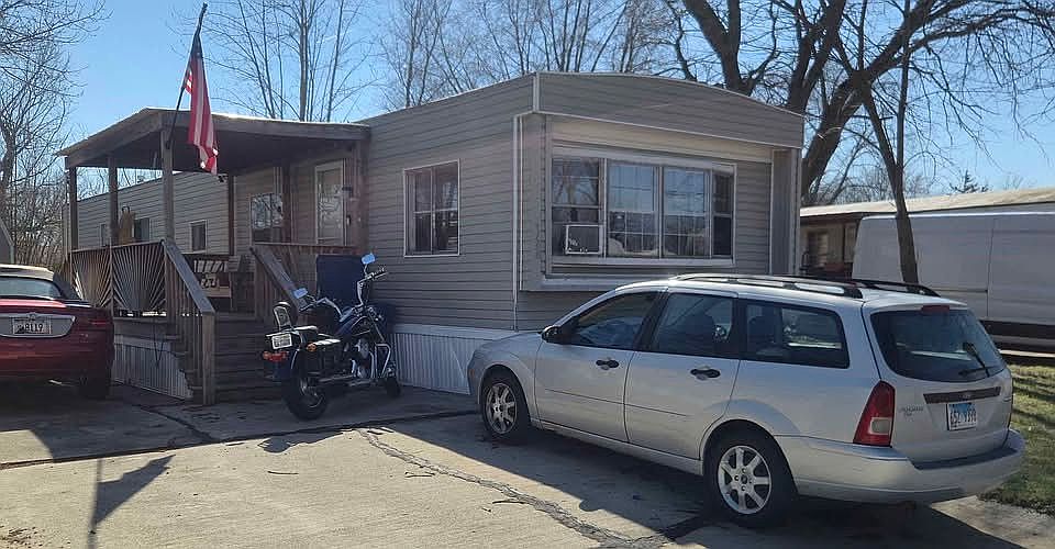 1st image of 35 Dennis Dr