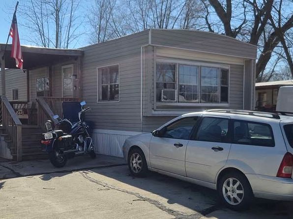 35 Dennis Dr