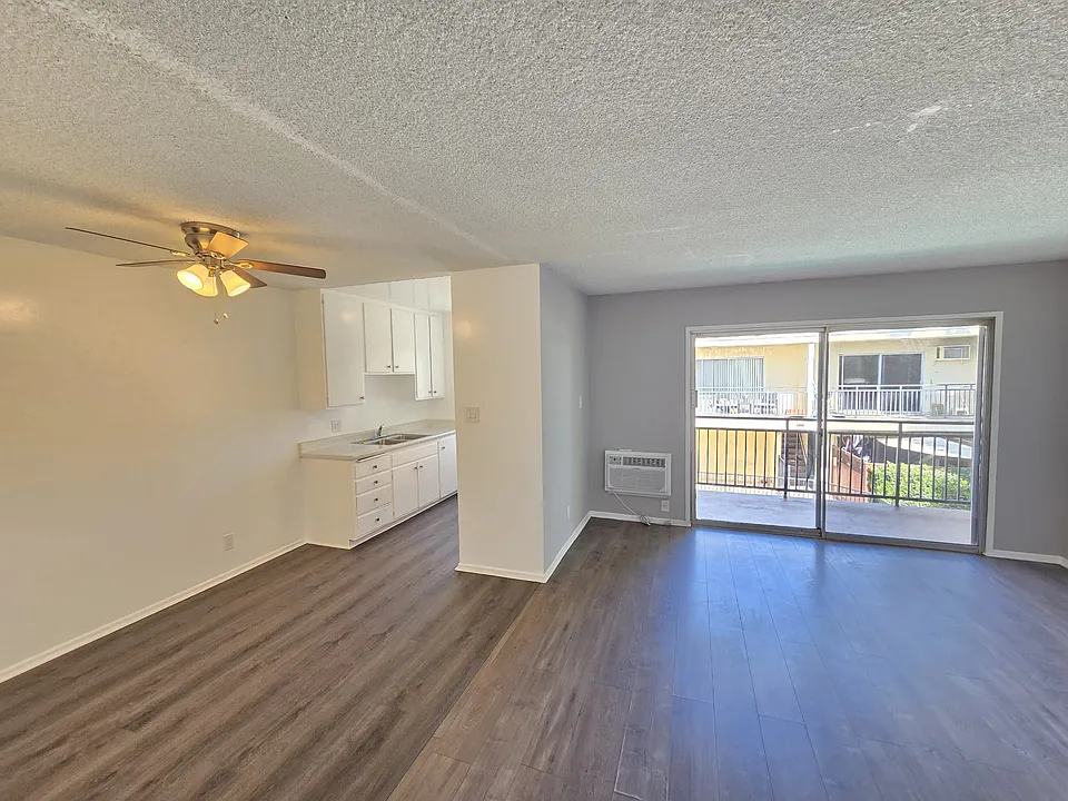 13813 Oxnard