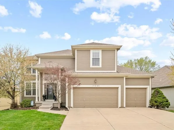 19585 W 110th St, Olathe, KS 66061