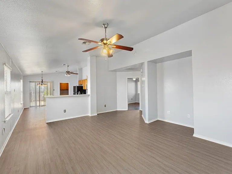12816 Dwight Eisenhower St — Photo 6