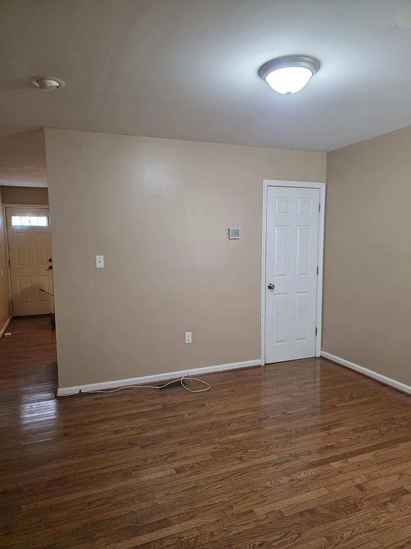 Wilmington Rowhome - Hedgeville Area — Photo 3