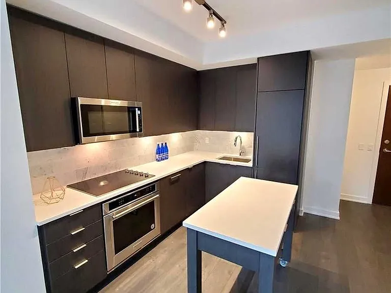 38 Iannuzzi St #813 — Photo 6