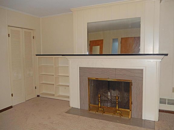 2nd image of 243 E High St
