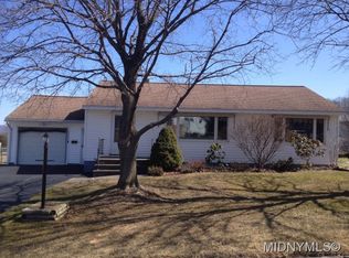 2217 Proctor View Dr, Utica, NY 13501