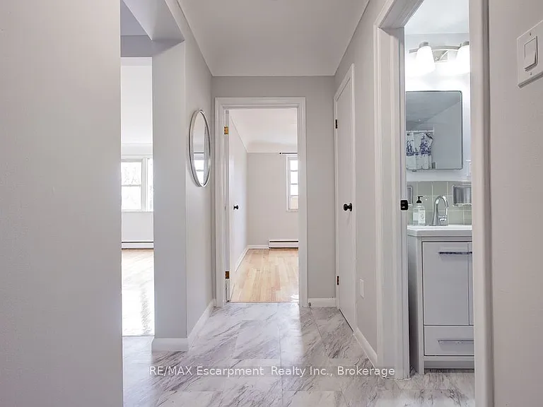 830 Robinson St #204 — Photo 14