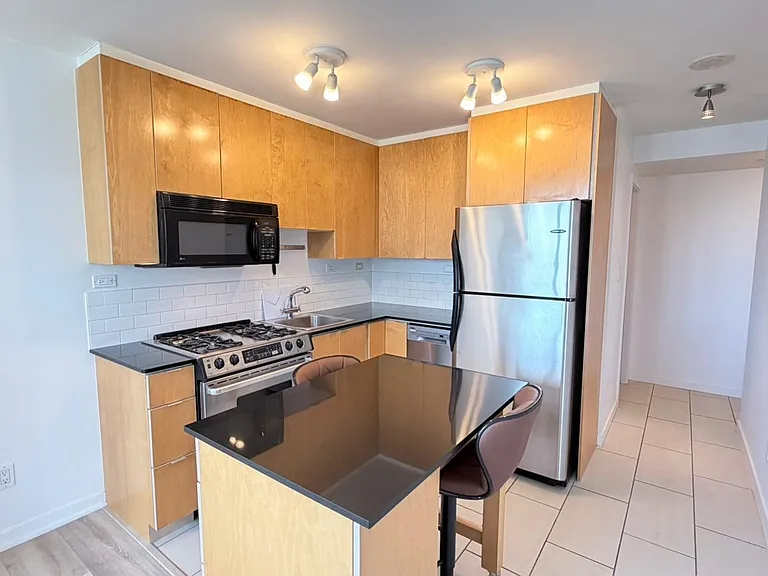 989 Beatty St #904 — Photo 8