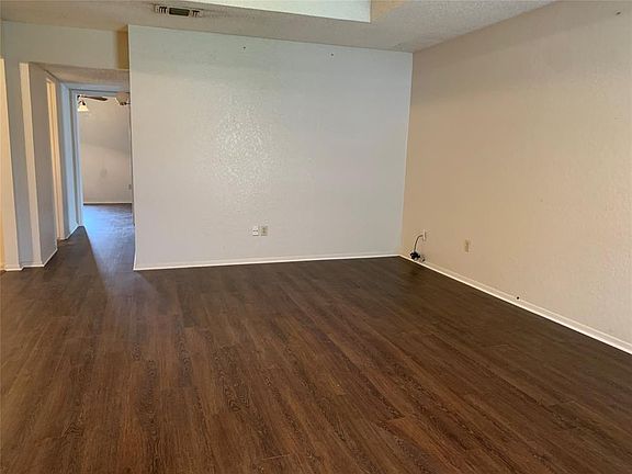3rd image of 3716 Hulen Park Cir