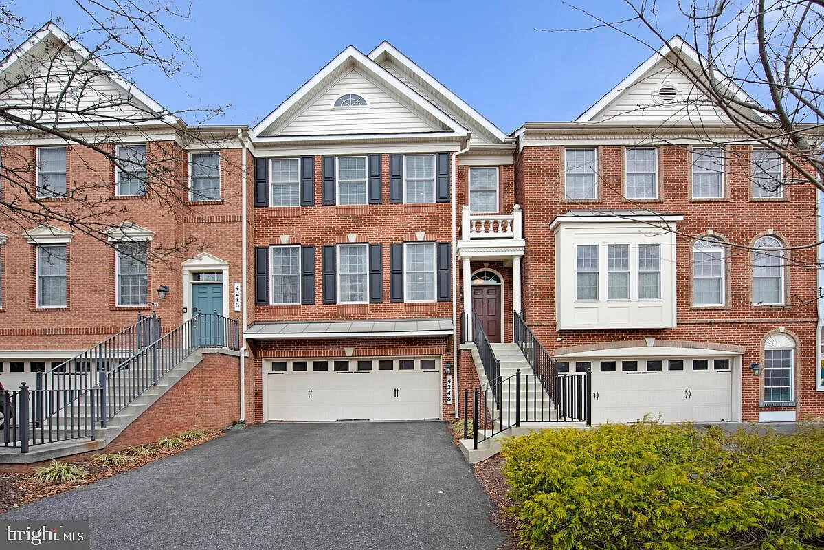 4248 Chariot Way photo 1