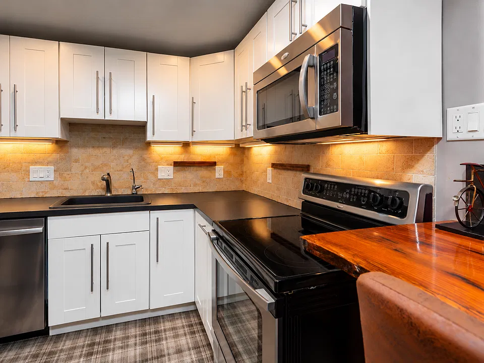 60 Prescott St #60