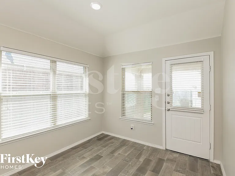 5825 Dew Plant Way — Photo 4