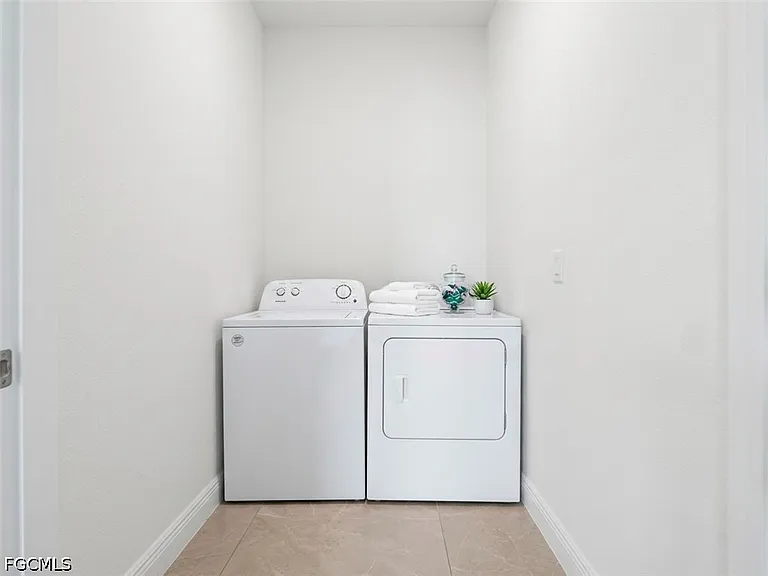 8753 Buckingham Rd — Photo 12