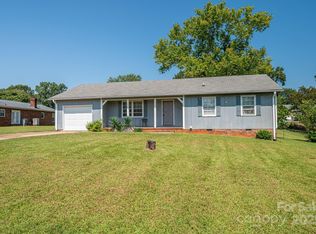 5706 Claridge Dr #17, Hickory, NC 28602