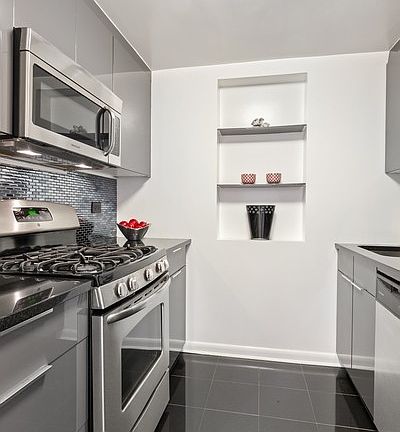 4th image of 225 E 57th St APT 18F