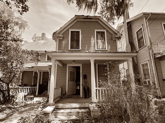 2nd image of 220 NW 3rd Ave