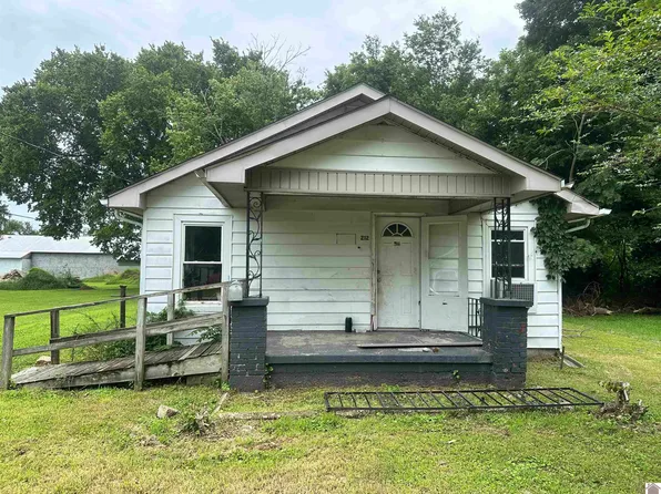 212 S 1st St, Mayfield, KY 42066