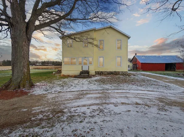8884 S Townhall Rd, Sheridan, MI 48884
