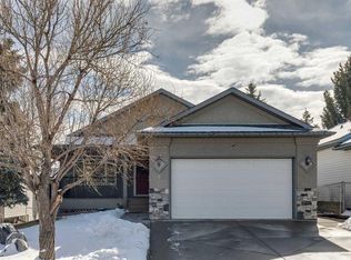 6 W Sheep River Cres, Okotoks, AB T1S 1N6