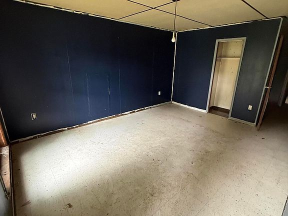 3rd image of 125 Town Homes Dr