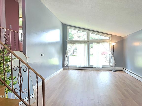 3rd image of 1902 Chantada Ln