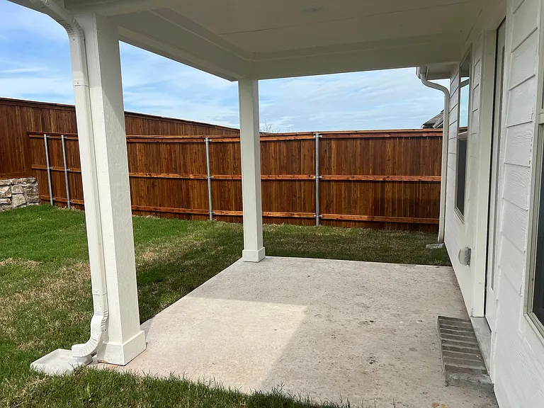3814 Meredith Dr — Photo 3