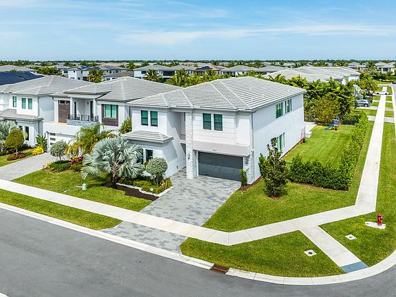 3rd image of 8227 Oceanus Dr