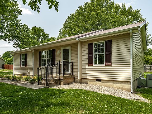 2nd image of 614 Mason Ct