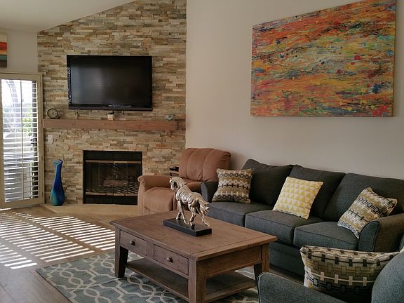 LR w/Vault Ceiling and FP