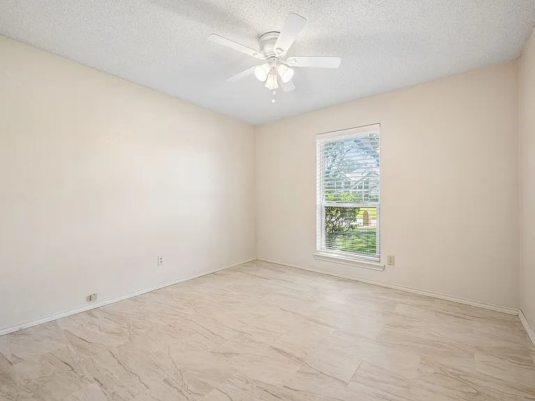 4203 Meadow Ridge Dr — Photo 24