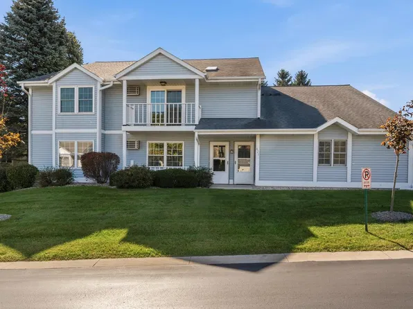 621 Barrington COURT #B, West Bend, WI 53095