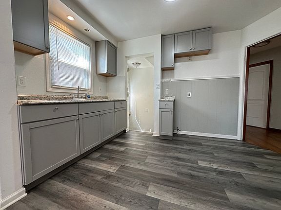5th image of 15683 Bringard Dr