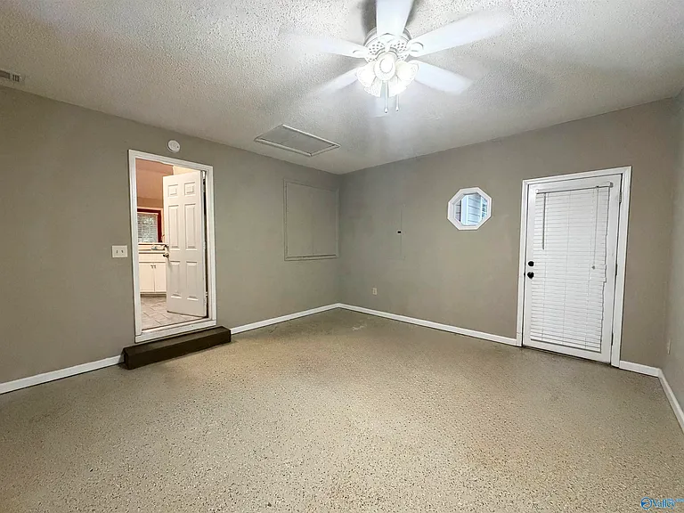 105 Sugarwood Ct — Photo 20
