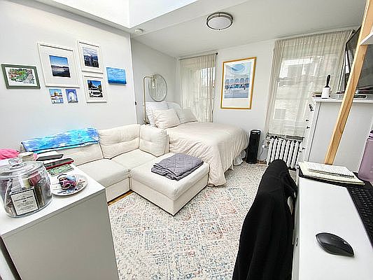 1st image of 18 Bank St APT 4R