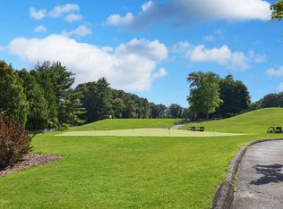 2 Twin Oak Ct, Avon, CT 06001