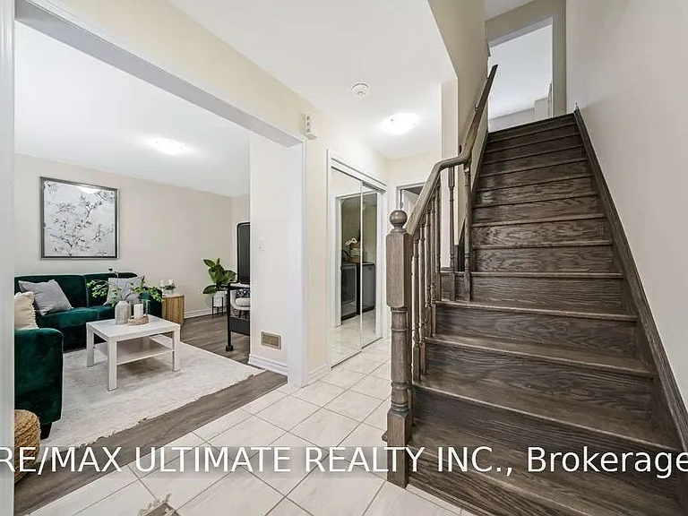 2444 Fall Harvest Cres — Photo 4
