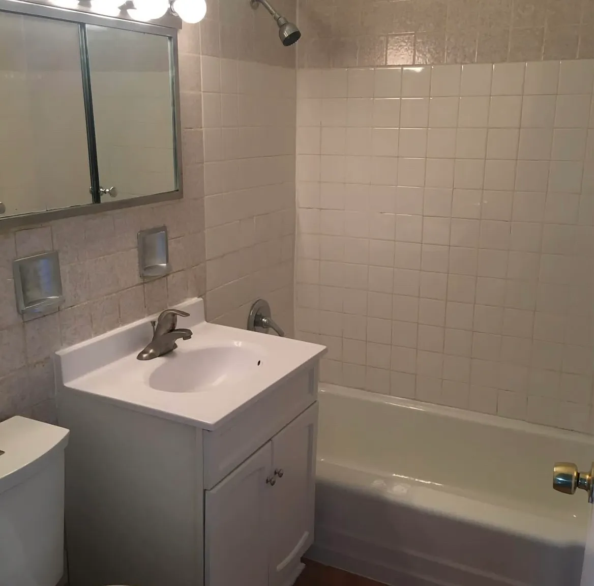 2 bed, 700 sqft, $1,450 — Photo 2