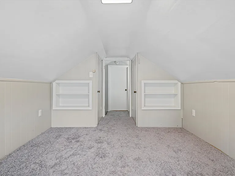 711 Goodman St — Photo 23