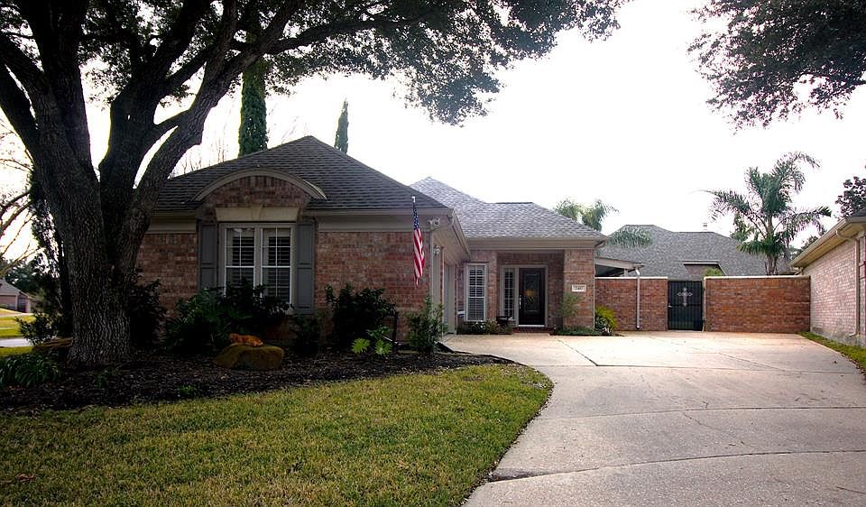 1st image of 2410 Fairway Pointe Dr