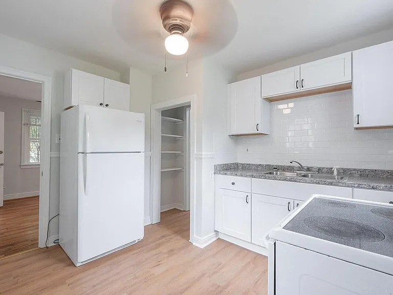 6408 W Grace St — Photo 10