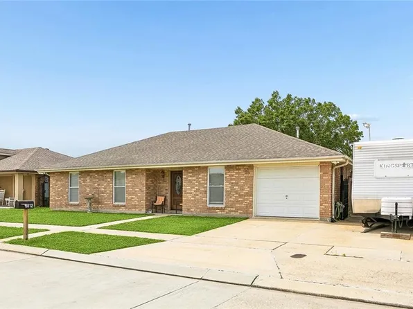 3012 Legend Dr, Meraux, LA 70075