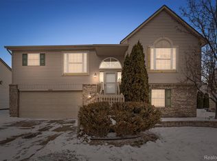 38530 Terry Ln, Westland, MI 48185
