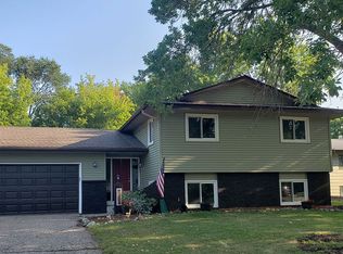 1709 Presidential Ln, Shakopee, MN 55379