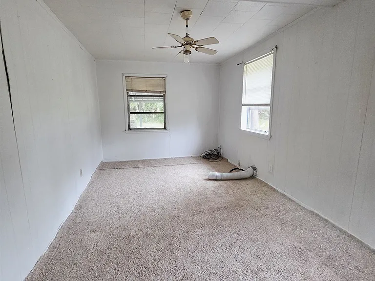 1205 E Green St — Photo 9