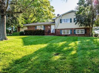 147 Farmbrooke Ln, Winston Salem, NC 27127