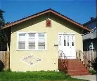 1704 S 1st Ave photo 1