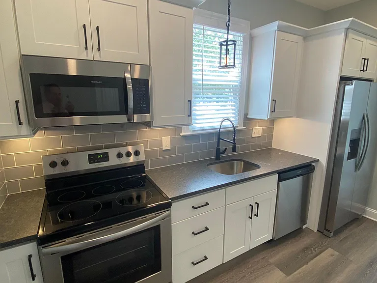 410 Saint Louis Ave #B — Photo 6