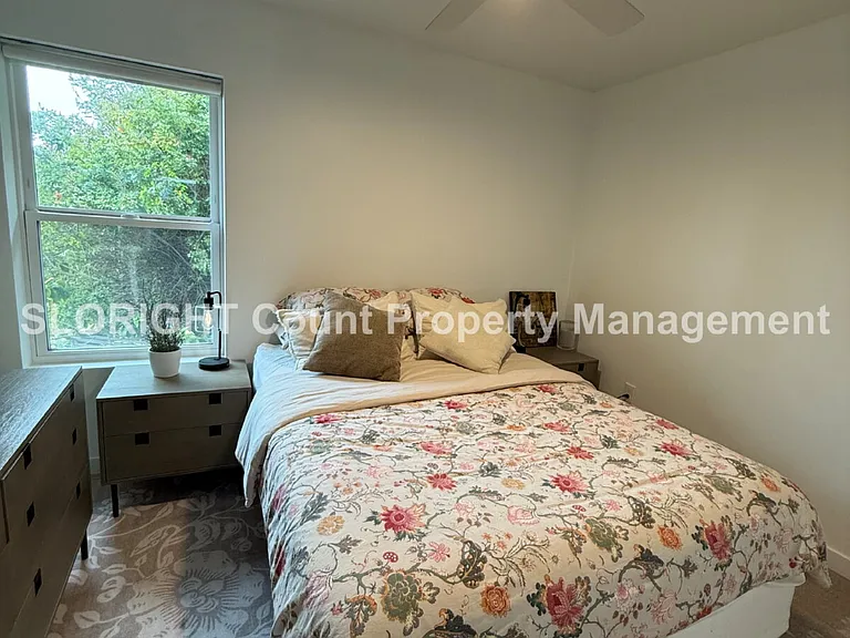 1156 Market Ave #A — Photo 4