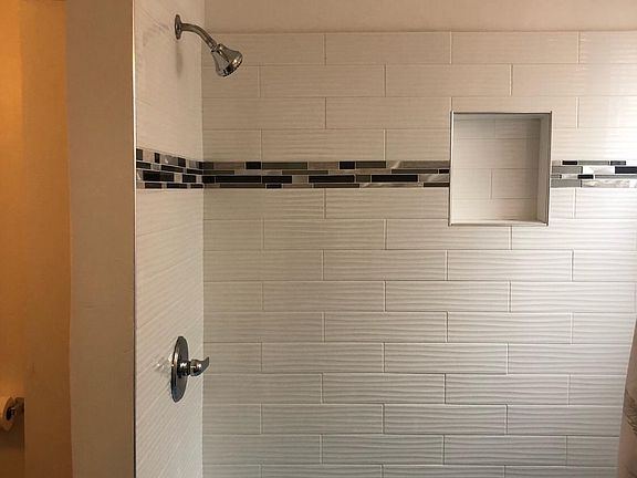 4th image of 7707 Romaine St #7707