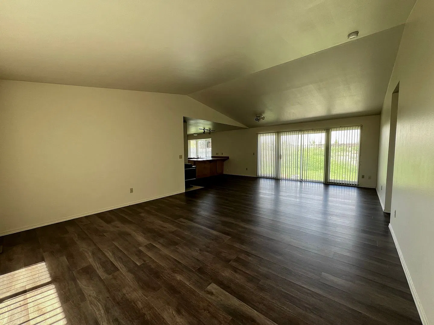 Non-Refundable & Security Deposit Total: $1950.00 — Photo 2