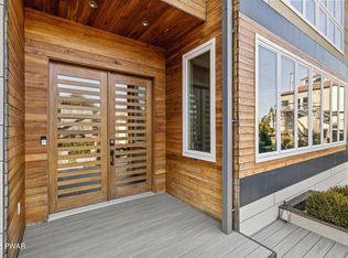 122 Overlook Ln, Lords Valley, PA 18428